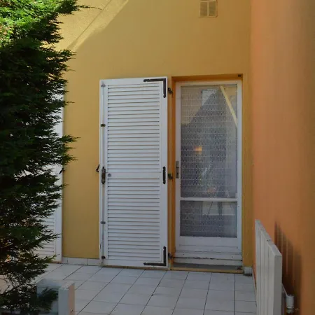 Studio Cap D'Agde, 1 Piece, 4 Personnes - Fr-1-249-285 아그
