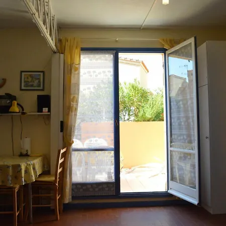 Studio Cap D'Agde, 1 Piece, 4 Personnes - Fr-1-249-285